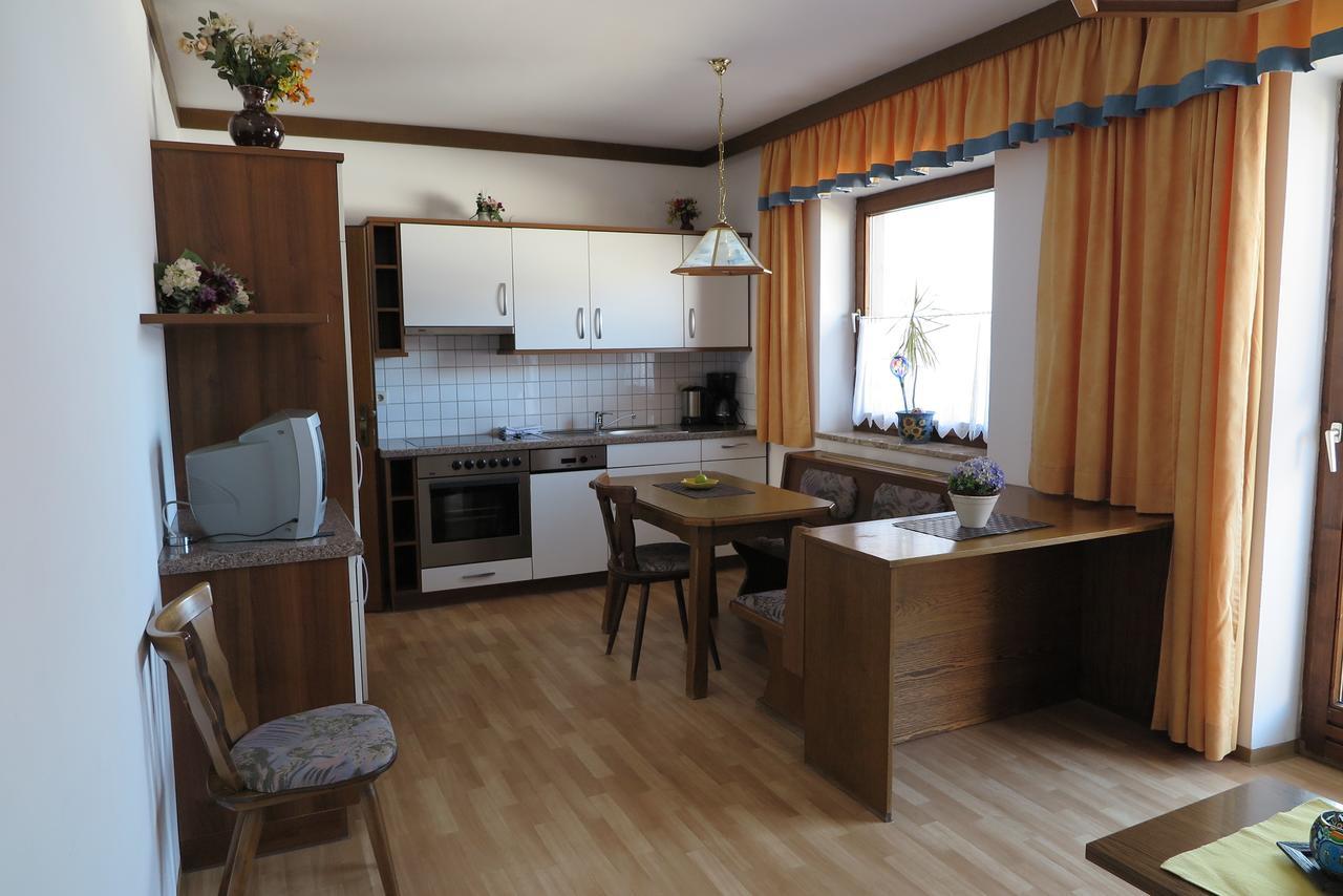 Haus Enzian Apartment Sankt Johann im Pongau Ruang foto